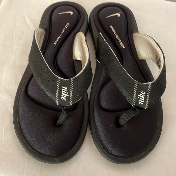 Nike Shoes Nike Flip Flops Black Size 7 Fits Like A 6 Poshmark